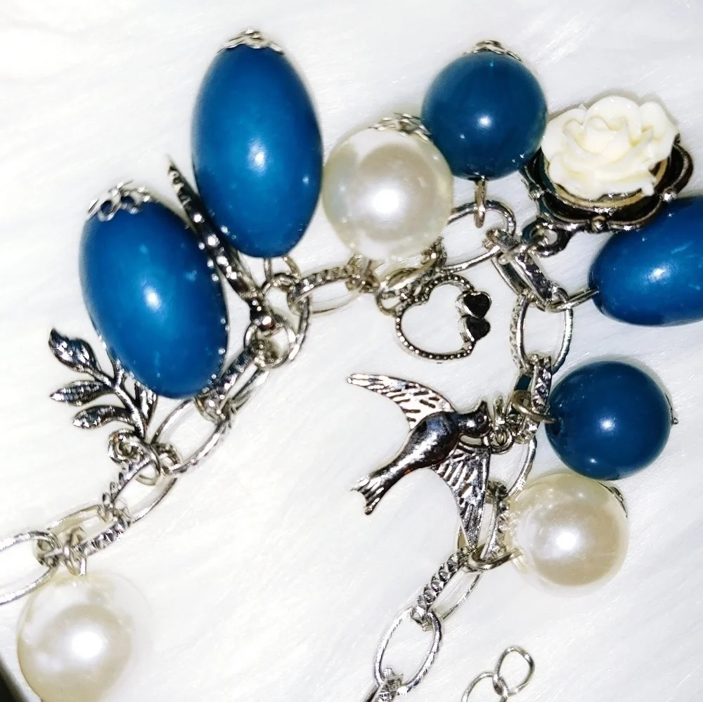 NWT Paparazzi Blue Bead Charm Bracelet